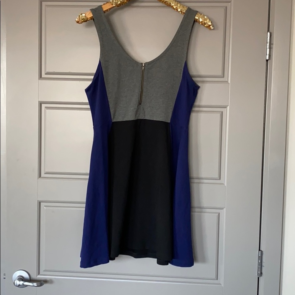 EXPRESS DRESS 💜 - Picture 4 of 5